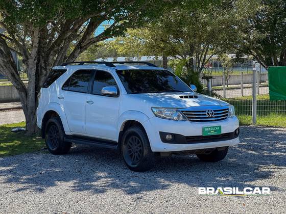 TOYOTA HILUX SW4 3.0 SRV 4X4 16V TURBO INTERCOOLER DIESEL 4P AUTOMÁTICO